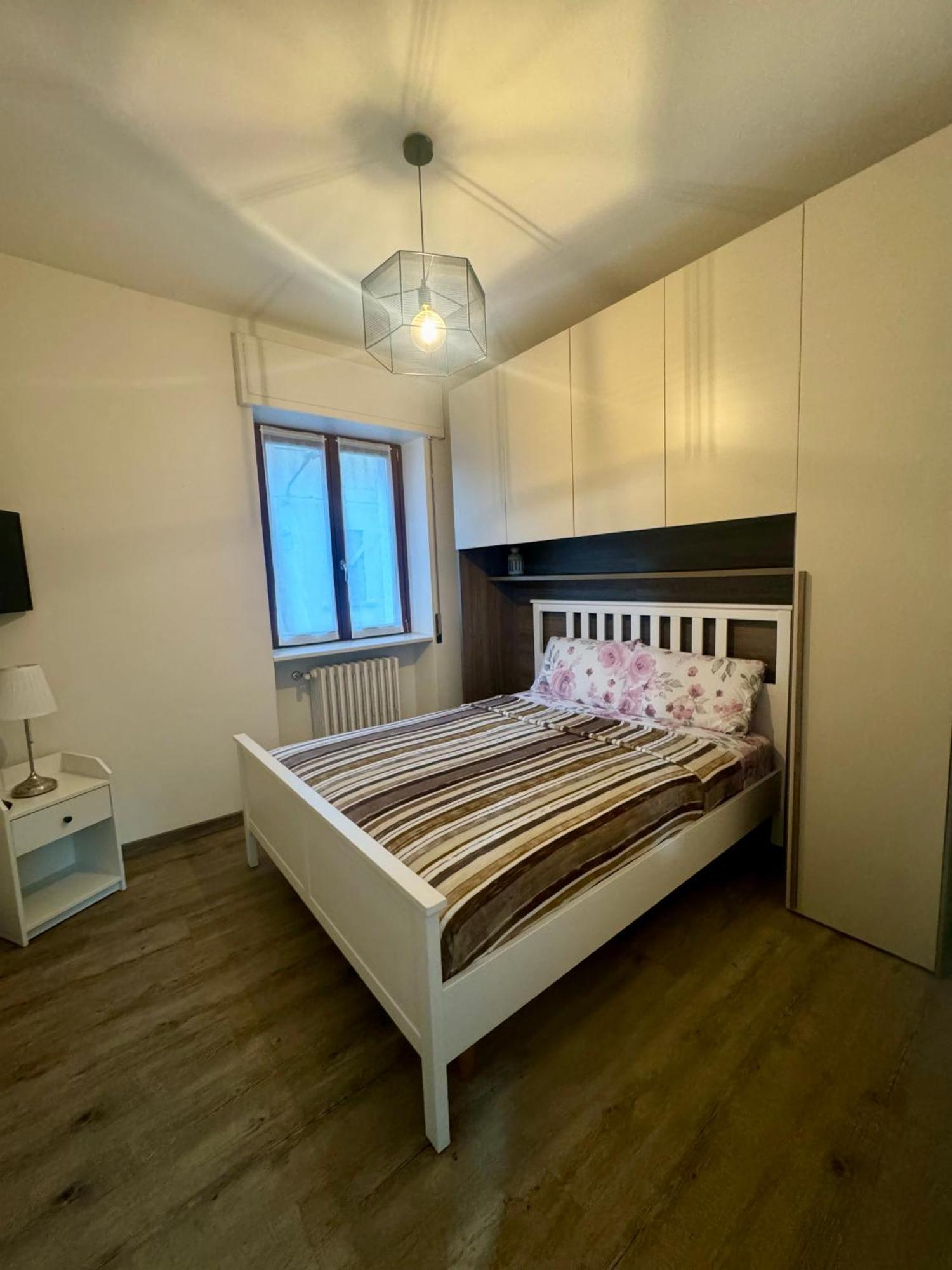 Casa Alessio - Elegante Appartamento Nel Cuore Di Cesano Maderno Exterior foto